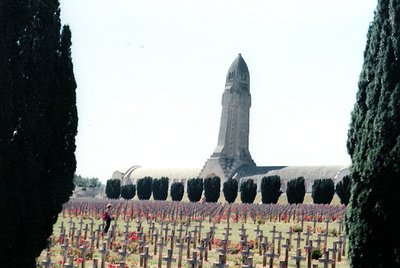 ossuary_verdun_and_cemetary_400