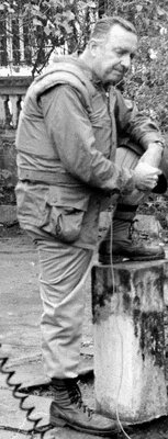 walter_cronkite_in_vietnam2_400