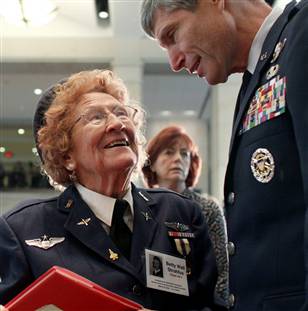 Female WWII aviators honored with gold medal