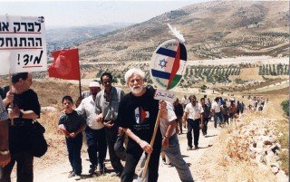 2001 Gush Shalom Uri Rachel Avnery demonstration