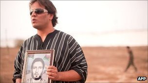 Libya_grave_relative