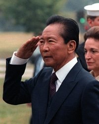 Ferdinand_Marcos_web
