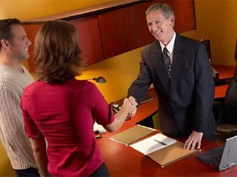 10 Signs Of A Bad Investment Advisor