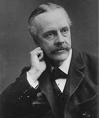 Arthur_Balfour,_photo_portrait_facing_left