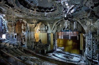 1135472_United_Artists_Theater_in_Detroit