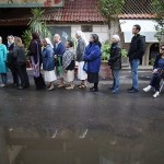 egyptians line up at polling stations