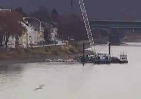 UXB Koblenz: Unexploded Bomb Disrupts Holiday Shopping