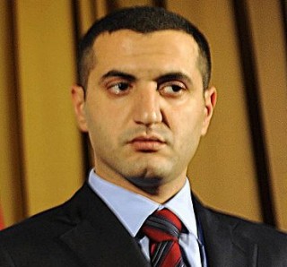 Davit Kezerashvili - Mr. Shifty Eyes...or is he giving the evil eye?