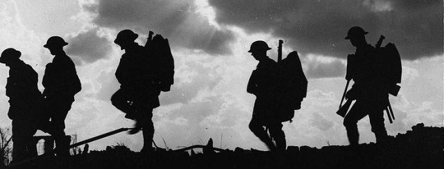 777px-Battle_of_Broodseinde_-_silhouetted_troops_marching[1]