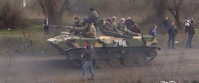 Kiev moving light armour and artillery and assault troops to East Ukraine referendum cities