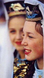 Crimean ladies in traditional garg