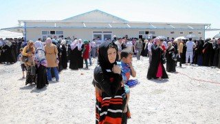 Iraqis at checkpoint in northern Iraq