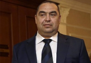 Igor Plotnitsky, the lead of the People's Republic of Luhansk, put forward an unusual and courageous solution of the conflict between Kiev and the Donbass of Ukraine. The official website of the public published an open letter from the head of the republic to President of Ukraine Petro Poroshenko. In the letter, Plotnitsky offered Poroshenko to fight him in a duel. "Let's follow the example of ancient Slavic leaders and glorious Cossack atamans and face each other in a duel. The one who wins will dictate their conditions to the opposite side," Plotnitsky wrote in the letter to Poroshenko. 