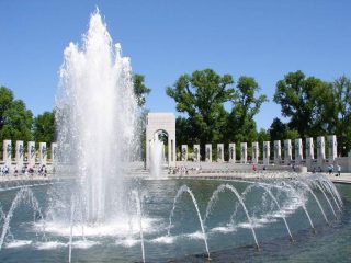 The WWII Memorial is beautiful...but does not imprint the children