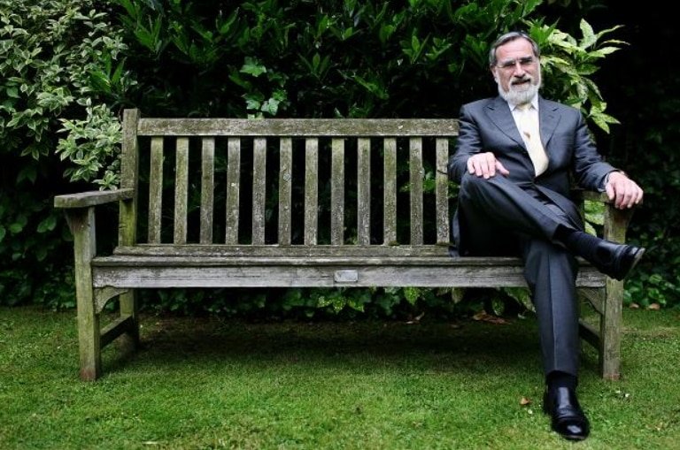 Rabbi Sacks still trying to have Stephen Hawkings jailed for not loving Israel