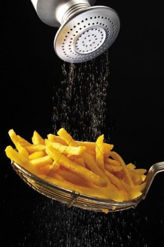 SALTING FRENCH FRIES 946764