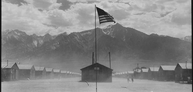 800px-_Persons_of_Japanese_ancestry_arrive_at_the_Santa_Anita_Assembly_Center_from_San_Pedro__Evacuees_lived_at_this_center_at_-_NARA_-_539960