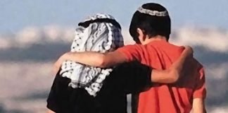 Worlds Greatest Restaurant Gives 50 Per Cent Off to Jews and Arabs Who Eat Together