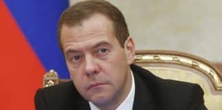 ‘Weak and short-sighted’ – Russian PM slams White House for failure to sync ISIS bombing campaign